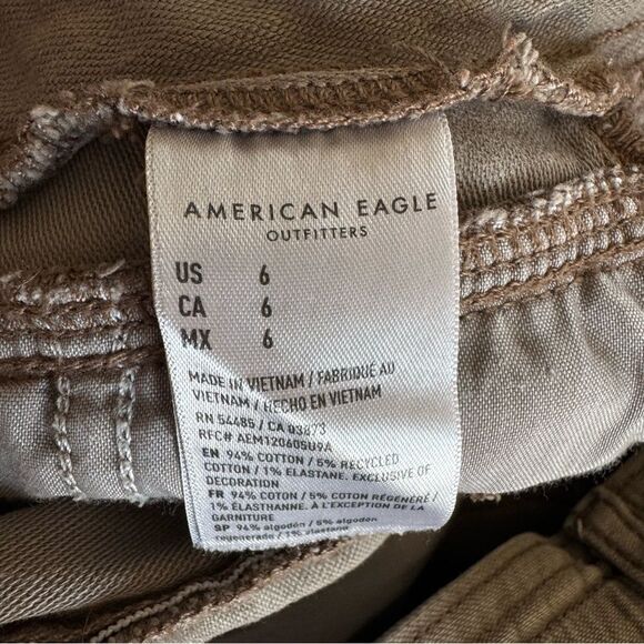 American Eagle Stretch Baggy Mom Short Size 6 - Picture 10 of 10